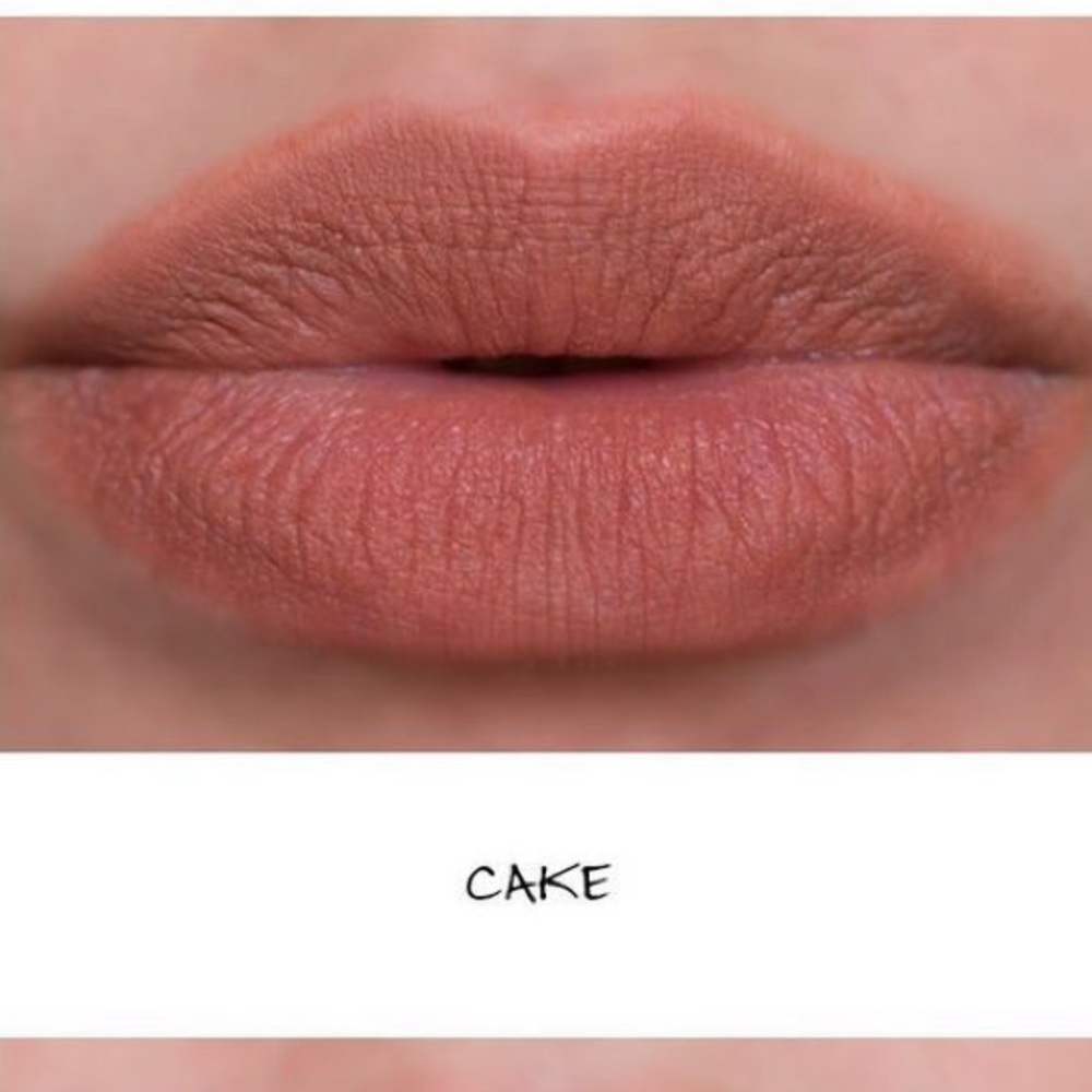 Used to swatch glossier generation g lipstick